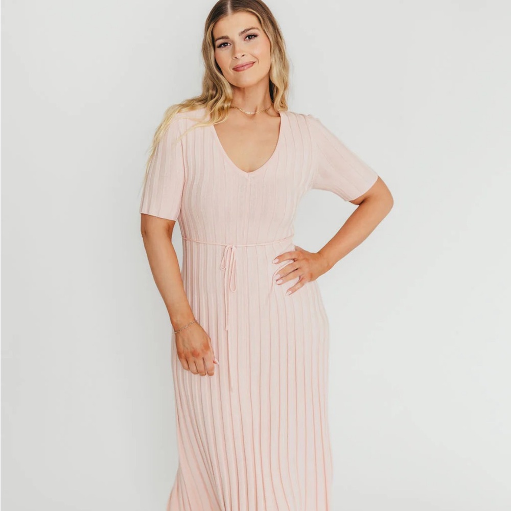 Elegant Pink Knit Dress